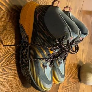 Hoka speedgoat mid 2 gtx